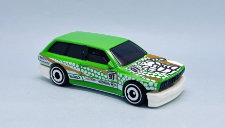 Машинка Базовая Hot Wheels BMW M3 Wagon Wagons 1:64 JBC48 Green - Retromagaz, image 2