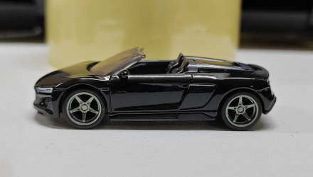 Машинка Базовая Hot Wheels 2019 Audi R8 Spyder Exotics 1:64 JJJ84 Black - Retromagaz, image 3