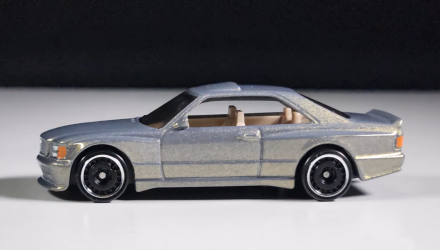 Машинка Базовая Hot Wheels '89 Mercedes-Benz 560 SEC AMG Wild Widebody 1:64 JBB11 Grey - Retromagaz, image 3