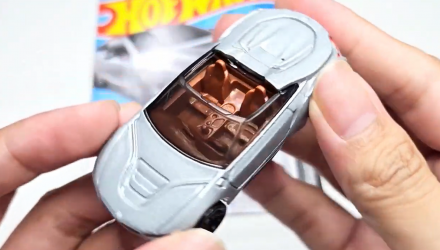 Машинка Базова Hot Wheels BMW i8 Roadster Roadsters 1:64 HKH44 Silver - Retromagaz, image 1