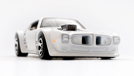 Машинка Базовая Hot Wheels 1970 Pontiac Firebird Dream Garage 1:64 HCT05 White - Retromagaz, image 2