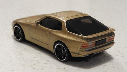 Машинка Базовая Hot Wheels '89 Porsche 944 Turbo Porsche 1:64 GHF07 Gold - Retromagaz, image 3