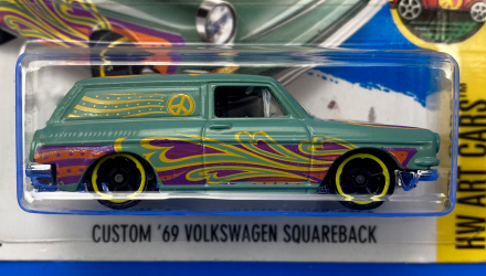 Машинка Базова Hot Wheels Custom '69 Volkswagen Squareback Art Cars 1:64 DHR85 Green - Retromagaz, image 2