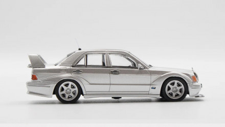 Машинка Premium INNO64 Mercedes-Benz 190E 2.5-16 Evolution II 1:64 IN64-190E-SIL Silver - Retromagaz, image 4