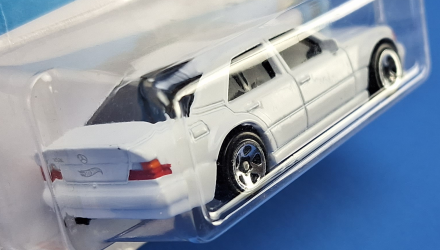 Машинка Базова Hot Wheels Mercedes-Benz 500 E Factory Fresh 1:64 HCY42 White - Retromagaz, image 4