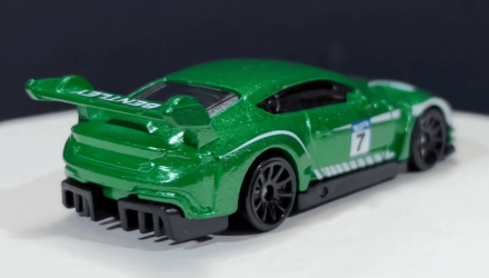 Машинка Базова Hot Wheels 2018 Bentley Continental GT3 Modified 1:64 HKH84 Green - Retromagaz, image 3