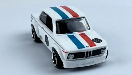 Тематическая Машинка Hot Wheels BMW 2002 Vintage Racing Club 1:64 HRT81/HRV02 White - Retromagaz, image 2