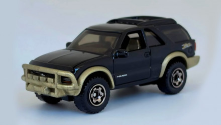 Тематическая Машинка Matchbox 2002 Chevy Blazer ZR2 4x4 Moving Parts 1:64 JHV37 Black - Retromagaz, image 1
