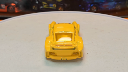 Тематична Машинка Hot Wheels Porsche Porsche 934/5 Pantone 1:64 JKY53 Yellow - Retromagaz, image 5
