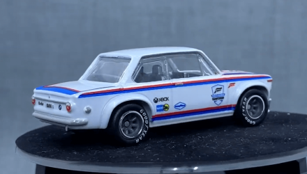 Машинка Premium Hot Wheels BMW 2002 Forza Rep. Entertainment 1:64 FLD21 White - Retromagaz, image 2