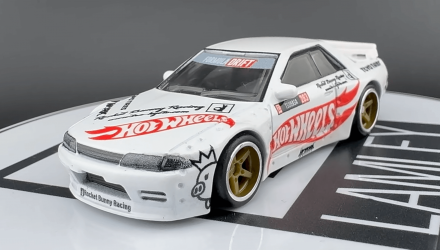 Машинка Premium Hot Wheels Nissan Skyline GT-R (R32) Pandem Modern Classics 1:64 HRV68 White - Retromagaz, image 2