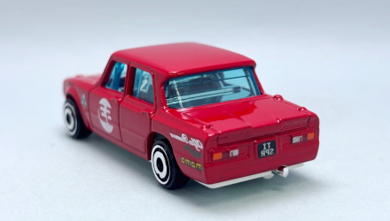 Машинка Базовая Hot Wheels Alfa Romeo Giulia TI Super Compact Kings 1:64 HYW40 Red - Retromagaz, image 3