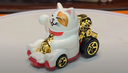 Машинка Базова Hot Wheels Feline Lucky Celebration Racers 1:64 HYW52 White - Retromagaz, image 2