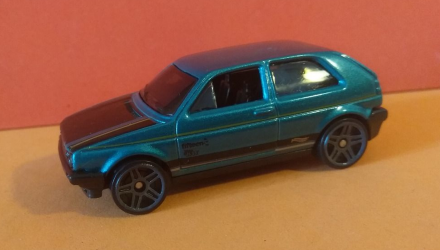 Машинка Базовая Hot Wheels Volkswagen Golf MK2 Volkswagen 1:64 FYD60 Turquoise - Retromagaz, image 2