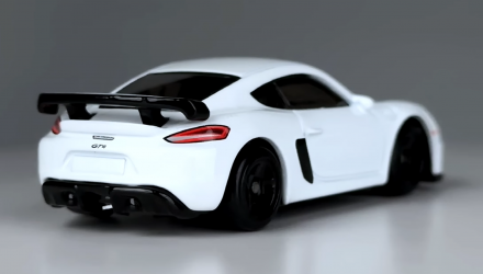 Тематическая Машинка Hot Wheels Porsche 718 Cayman GT4 Women of Fast & Furious 1:64 HNR88/HRW38 White - Retromagaz, image 3