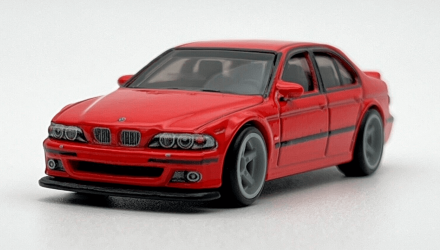 Набір Машинок Premium Hot Wheels 1991 BMW M5 E34 HKD28 Black + 2001 BMW M5 E39 HKC52 Red - Retromagaz, image 1