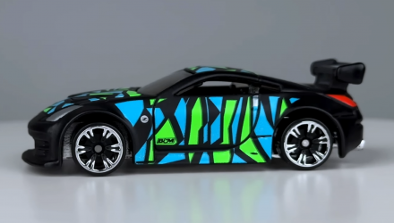 Тематическая Машинка Hot Wheels Nissan 350Z Neon Speeders 1:64 HLH72/HRW74 Black - Retromagaz, image 4