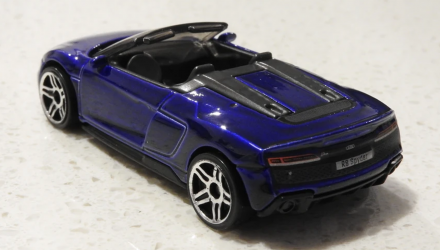 Машинка Базовая Hot Wheels 2019 Audi R8 Spyder Exotics 1:64 GRY87 Blue - Retromagaz, image 3