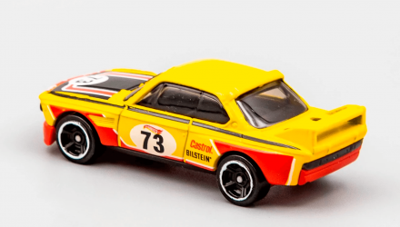 Машинка Базовая Hot Wheels '73 BMW 3.0 CSL Race Car Retro Racers 1:64 HCW51 Yellow - Retromagaz, image 3