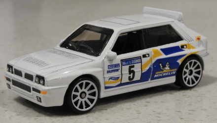 Машинка Базова Hot Wheels Lancia Delta Integrale Baja Blazers 1:64 GRX51 White - Retromagaz, image 2