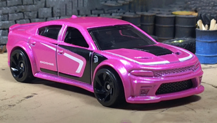 Машинка Базова Hot Wheels '20 Dodge Charger Hellcat Muscle Mania 1:64 JBB45 Pink - Retromagaz, image 1