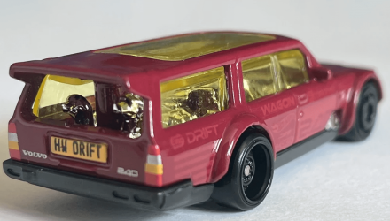 Машинка Базова Hot Wheels Volvo 240 Drift Wagon Drift 1:64 HCT20 Red - Retromagaz, image 3