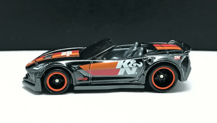 Машинка Базова Hot Wheels Corvette C7 Z06 Convertible Super Treasure Hunt STH Speed Graphics 1:64 GTD07 Black - Retromagaz, image 3