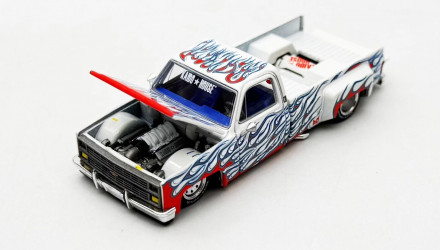 Машинка Premium Kaido House x MiNI GT Chevrolet Silverado Dually on Fire V2 1:64 KGMG157 Blue - Retromagaz, image 4