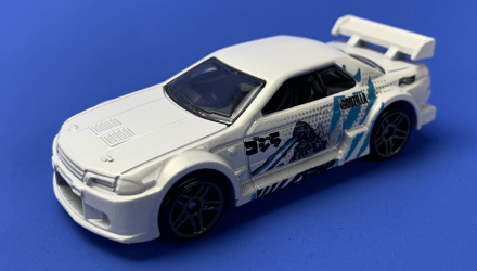 Набір Машинок Базових Hot Wheels Nissan Skyline GT-R R33 HTC44 + R32 Godzilla HKJ13 White J-Imports - Retromagaz, image 1