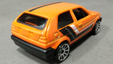 Машинка Базовая Hot Wheels Volkswagen Golf MK2 Then and Now 1:64 FJX92 Orange - Retromagaz, image 3