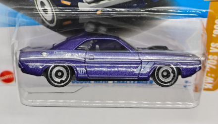 Машинка Базова Hot Wheels '70 Dodge Hemi Challenger Mopar '70s vs. '90s 1:64 HYY96 Purple - Retromagaz, image 1