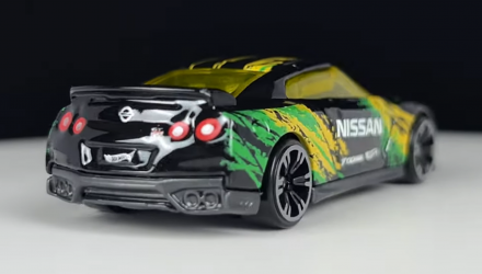 Тематическая Машинка Hot Wheels 2017 Nissan GT-R (R35) Neon Speeders 1:64 HLH72/HLH75 Black - Retromagaz, image 3