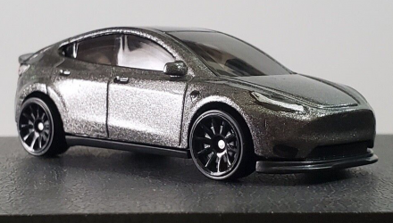 Машинка Базова Hot Wheels Tesla Model Y Green Speed 1:64 HKK20 Metallic Silver - Retromagaz, image 1