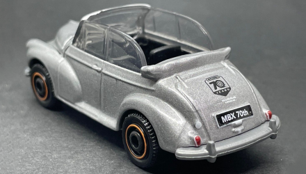 Тематическая Машинка Matchbox Morris Minor 70th Special Edition Moving Parts 1:64 FWD28/HLG35 Silver - Retromagaz, image 3