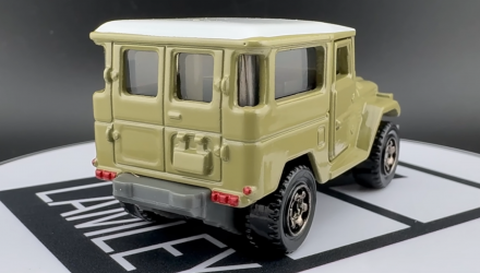 Тематическая Машинка Matchbox Toyota Land Cruiser FJ40 Moving Parts 1:64 FWD28/HVN18 Tan - Retromagaz, image 3