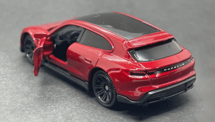 Тематическая Машинка Matchbox Porsche Taycan GTS Sport Turismo Moving Parts 1:64 FWD28/HVM84 Red - Retromagaz, image 3