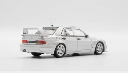 Машинка Premium INNO64 Mercedes-Benz 190E 2.5-16 Evolution II 1:64 IN64-190E-SIL Silver - Retromagaz, image 2