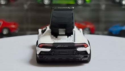 Тематическая Машинка Matchbox Lamborghini Huracan Sterrato Moving Parts 1:64 JHV53 White - Retromagaz, image 5