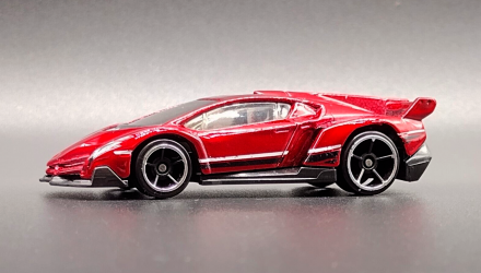 Машинка Базовая Hot Wheels Lamborghini Veneno Workshop 1:64 CFH84 Dark Red - Retromagaz, image 4