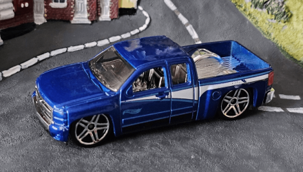 Машинка Базовая Hot Wheels Chevy Silverado Then and Now 1:64 HTC67 Blue - Retromagaz, image 1