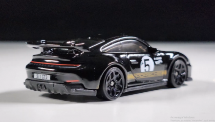 Набір Машинка Базова Hot Wheels Porsche 911 GT3 RS Then and Now 1:64 JBB35 Pink  + Black image_4 Набір Машинка Базова Hot Wheels Porsche 911 GT3 RS Then and Now 1:64 JBB35 Pink  + Black - Retromagaz, image 4