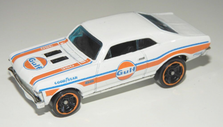 Машинка Базова Hot Wheels '68 Chevy Nova Gulf Speed Graphics 1:64 FYF01 White - Retromagaz, image 2