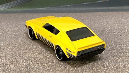 Машинка Базовая Hot Wheels Nissan Skyline 2000 GT-R Then and Now 1:64 GTB39 Yellow - Retromagaz, image 5