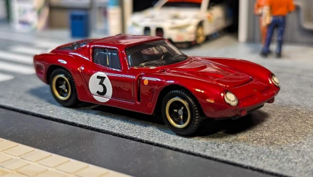 Тематическая Машинка Matchbox Bizzarini 5300 GT Corsa Revival Moving Parts 1:64 FWD28/HVM74 Red - Retromagaz, image 1