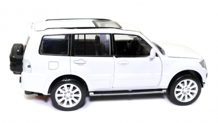 Машинка Автопром Mitsubishi Pajero 4WD Turbo 1:43 White - Retromagaz, image 3