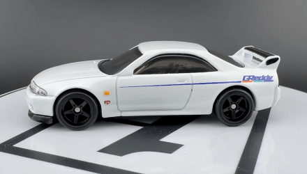 Машинка Premium Hot Wheels Nissan Skyline GT-R (BCNR33) Greddy Modern Classics 1:64 HRV99 White - Retromagaz, image 4