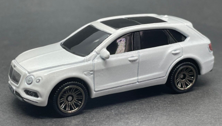 Машинка Велике Місто Matchbox '18 Bentley Bentayga Metro 1:64 HLC97 White - Retromagaz, image 2