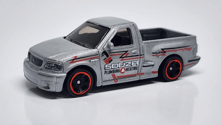 Машинка Базова Hot Wheels '99 Ford F-150 SVT Lightning The `90S 1:64 HTB07 Silver - Retromagaz, image 1