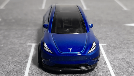 Машинка Базова Hot Wheels Tesla Model Y Green Speed 1:64 HTB80 Dark Blue - Retromagaz, image 4