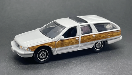 Тематична Машинка Matchbox 1992 Buick Roadmaster Estate Moving Parts 1:64 FWD28/HVM86 White - Retromagaz, image 1